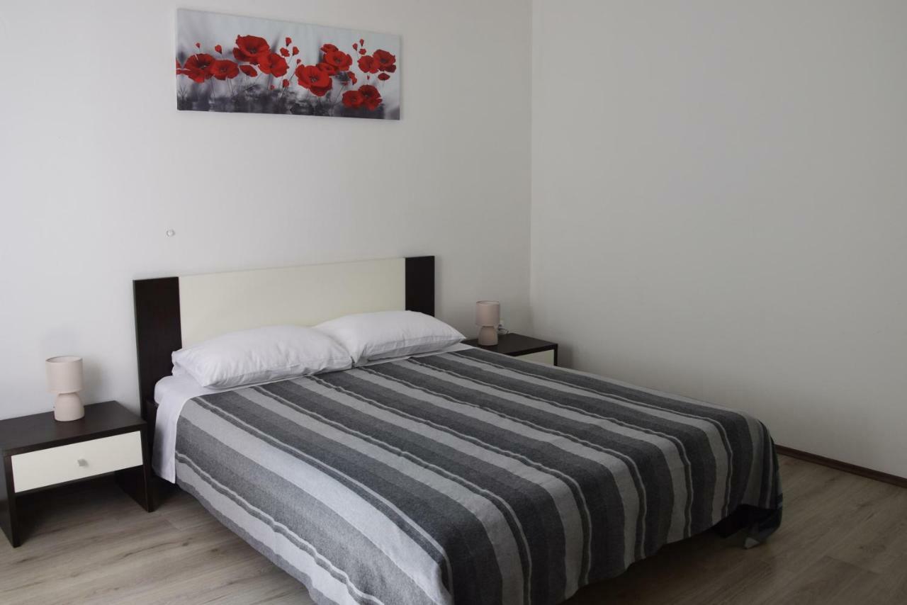 Apartamento Apartman Ana Sali Exterior foto